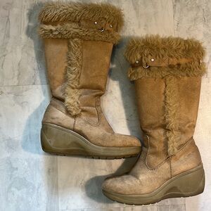 Native American inspired 14”H   Suede look fur & rhinestone trim  Boots Size 6.5